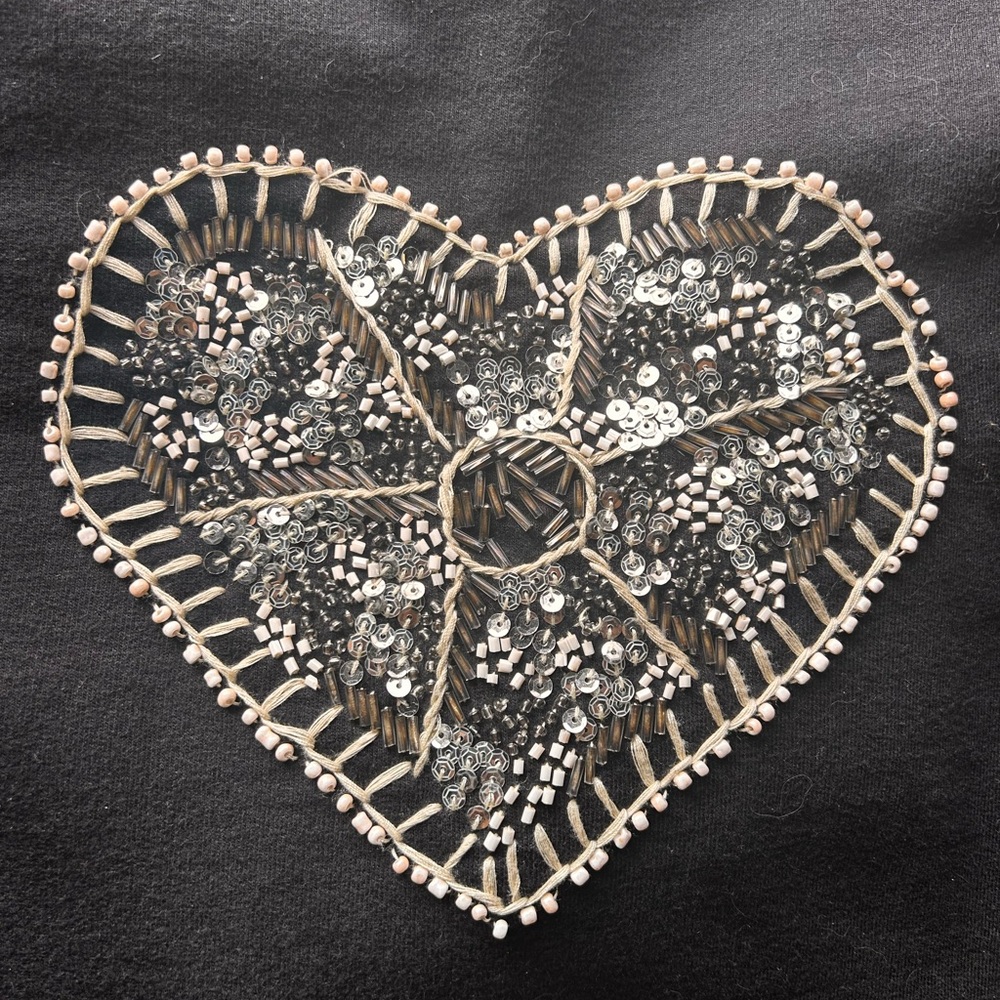 Twisted Heart Embellished Y2K Hooded Zip-up Sweatshirt | Medium